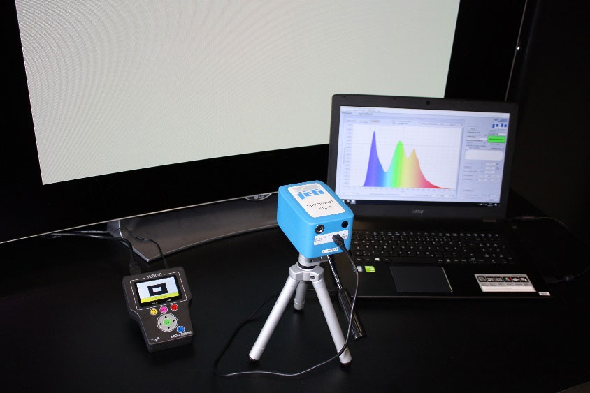 Monitor calibration with pattern generator and spectraval 1501